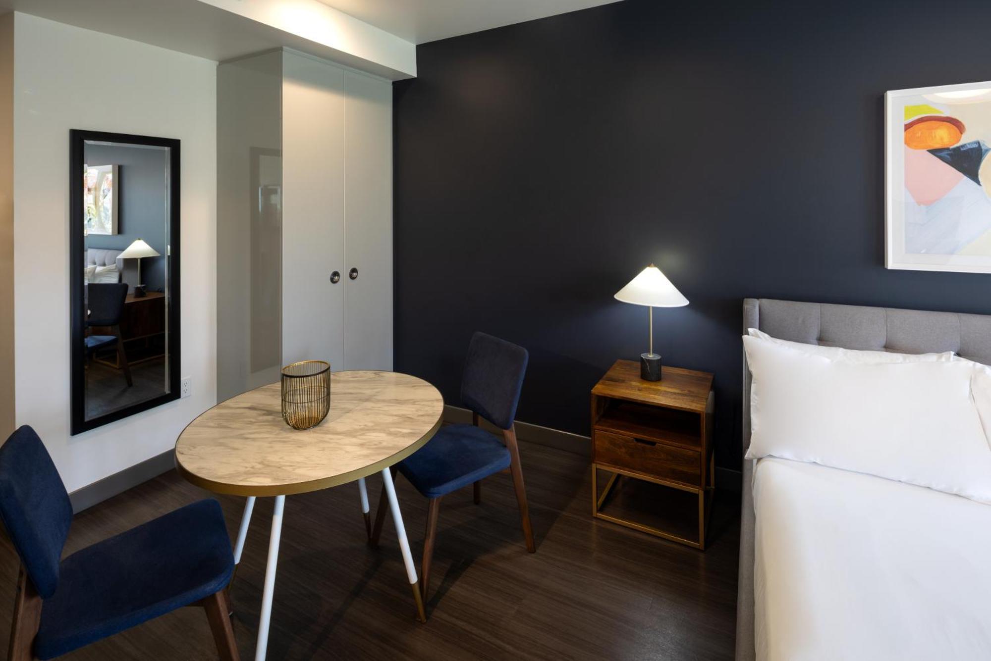 The Bay King Suite w or Terrace