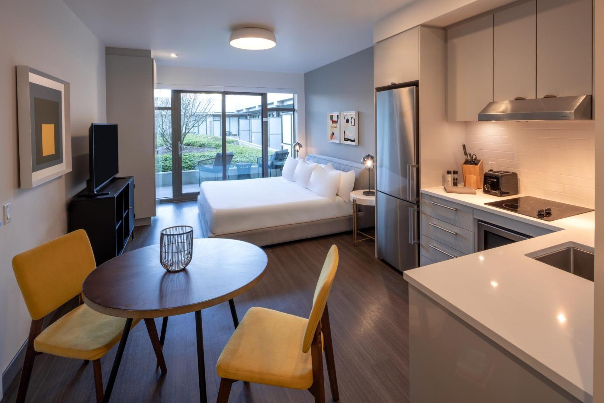 The Bay King Suite w or Terrace