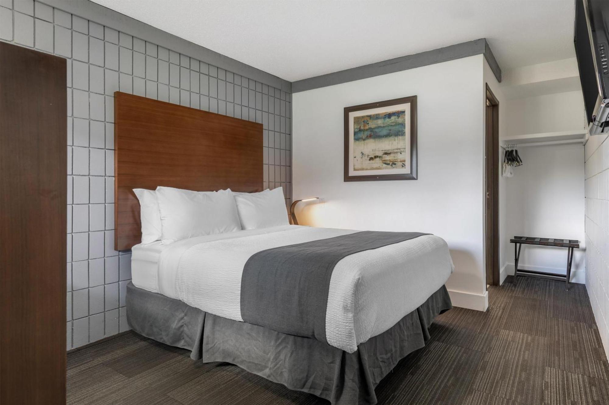 Zimmer mit Queensize-Bett und Bergblick