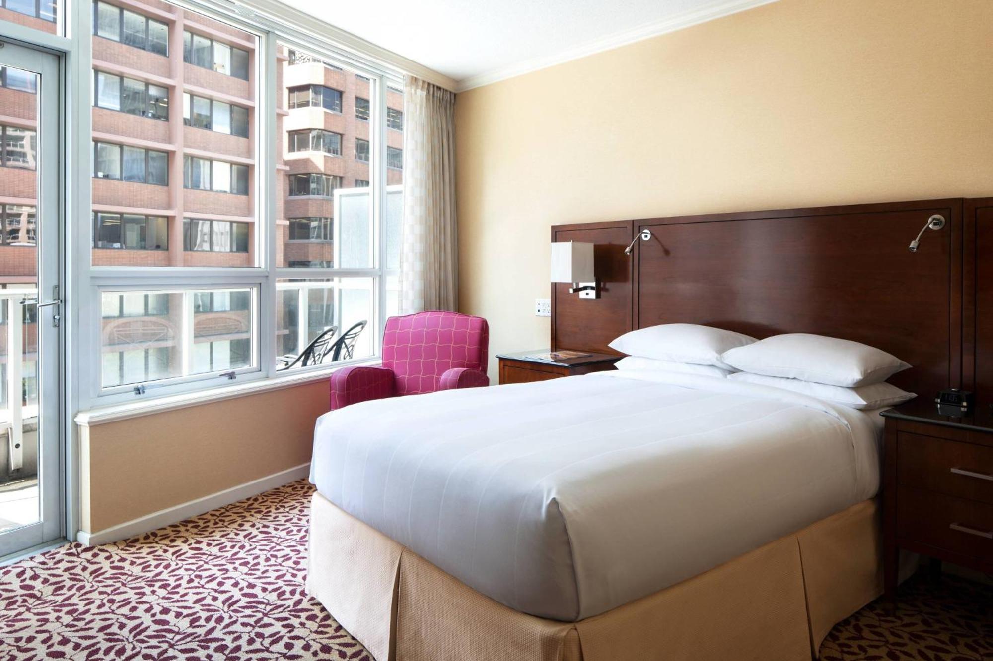 Chambre 1 Lit Double - Vue sur Ville