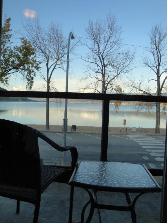 Studio Lakefront View,446199438:JPEG