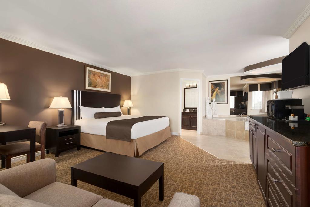 King Suite with Jacuzzi,1642325327:JPEG