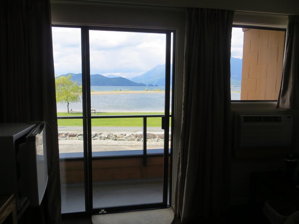 King Room with Balcony and Lake View