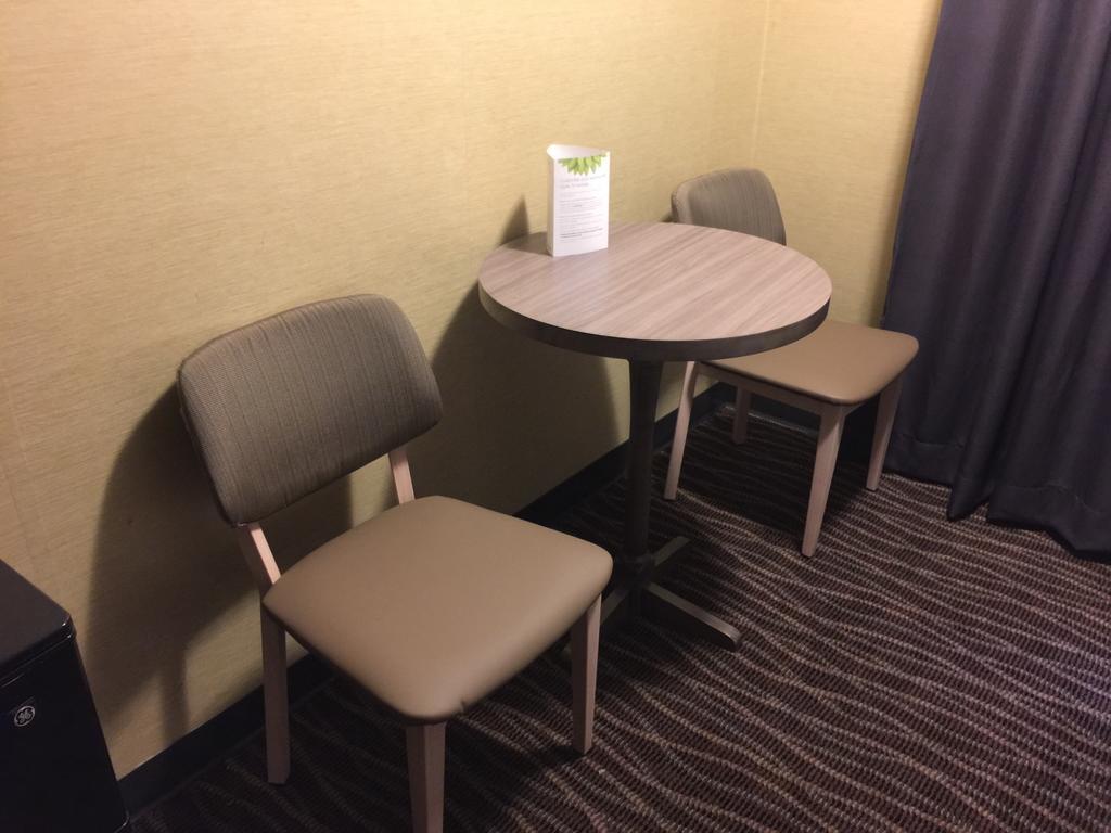 Queen Room - Disability Access - Non-Smoking