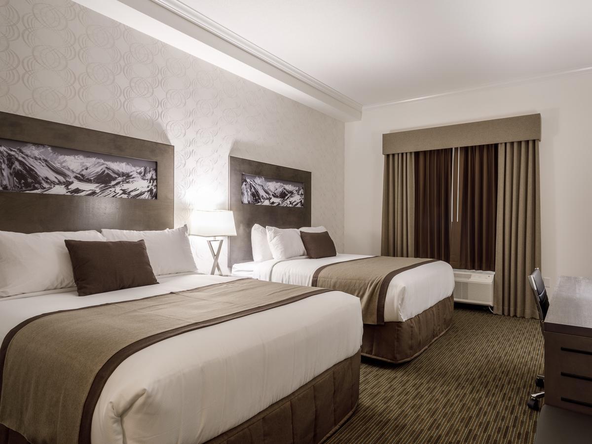 Queen Room with Two Queen Beds - Non-Smoking