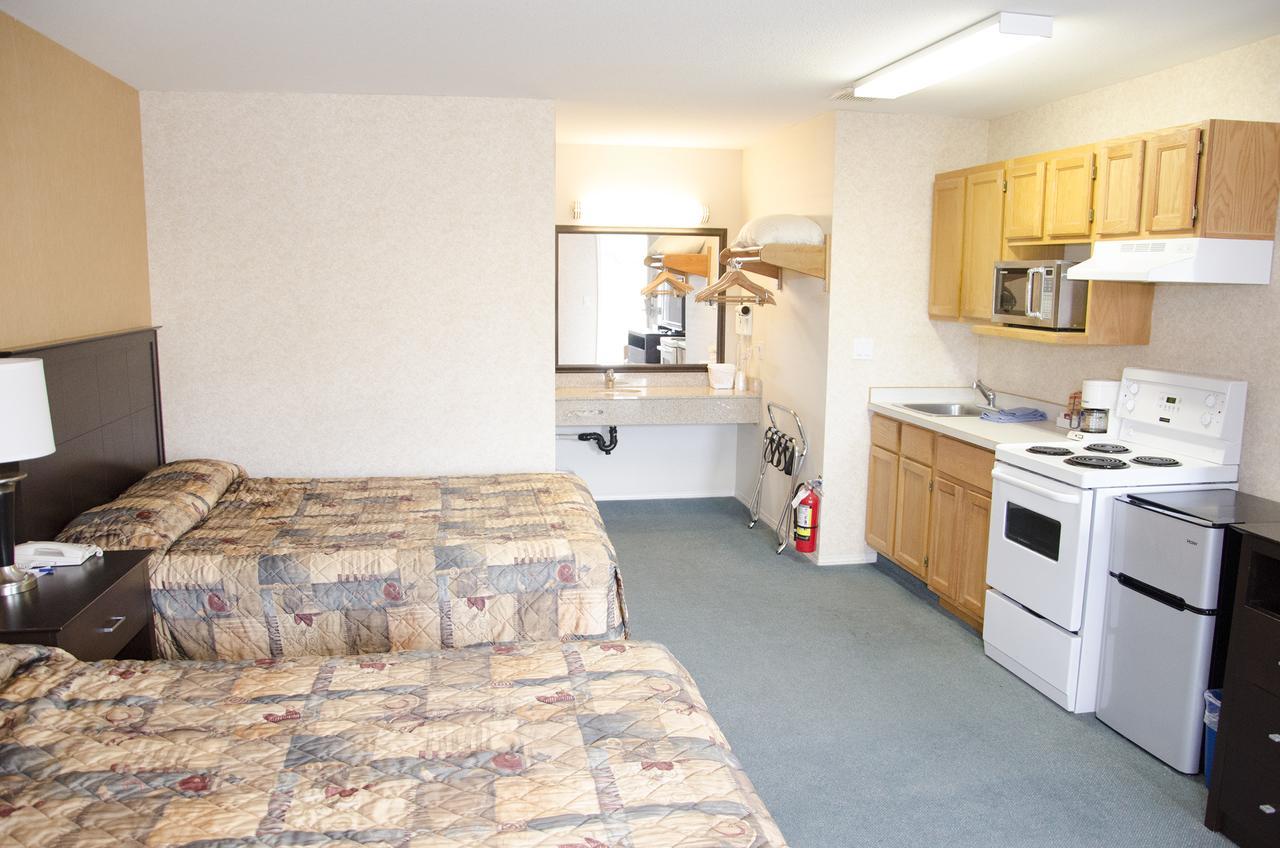 Queen Room with Two Queen Beds and Kitchen - Non-Smoking,659425521:JPEG