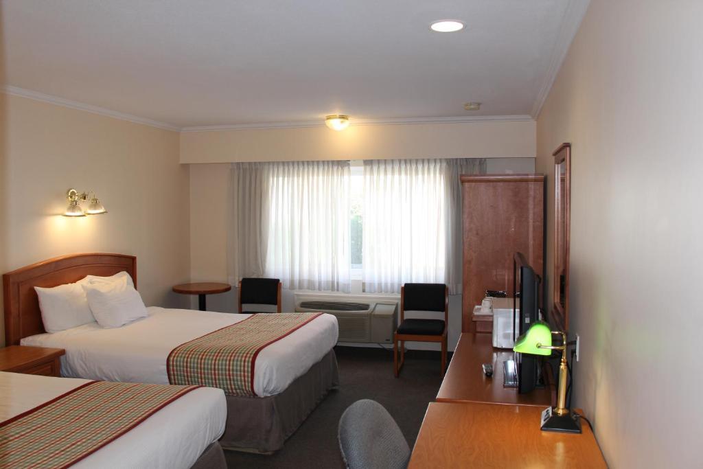 Queen Room with Two Queen Beds - Disability Access/Non-Smoking,62747518:JPEG