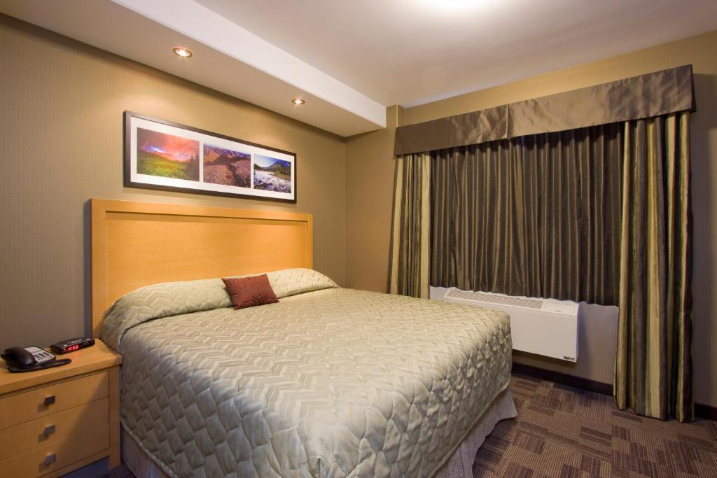 Executive King Room Kitchenette Non-Smoking Non-Pet Friendly,63388816:JPEG