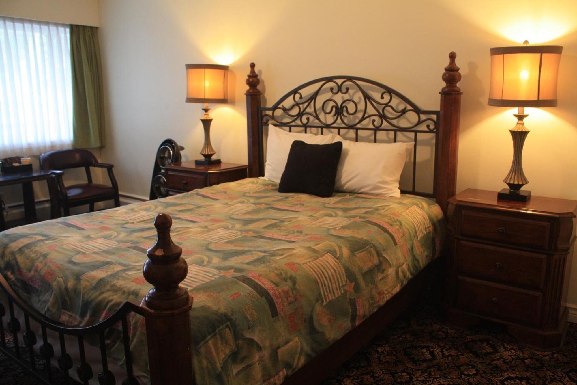 Standard Queen Room,194717953:JPEG