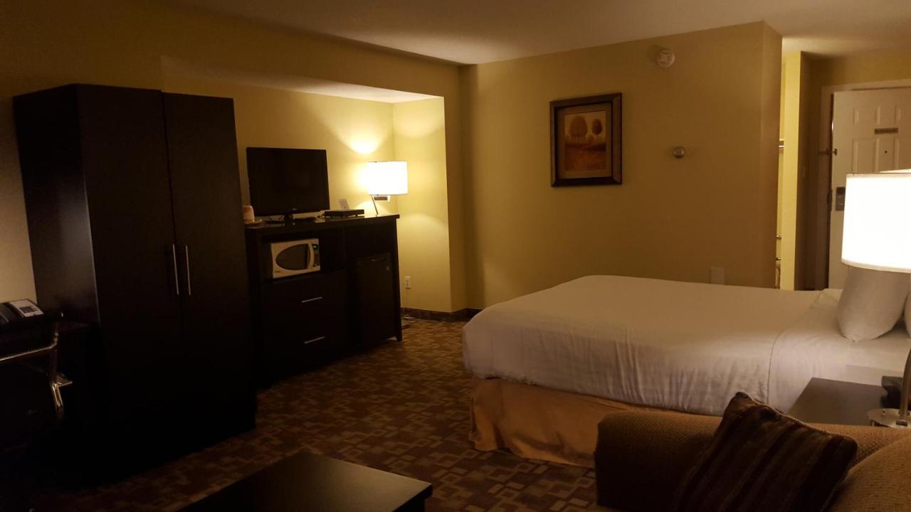 Queen Room