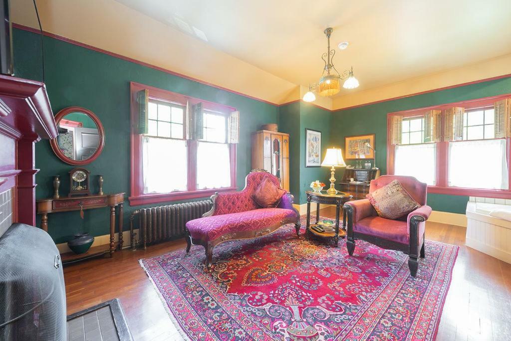 Premium Suite
