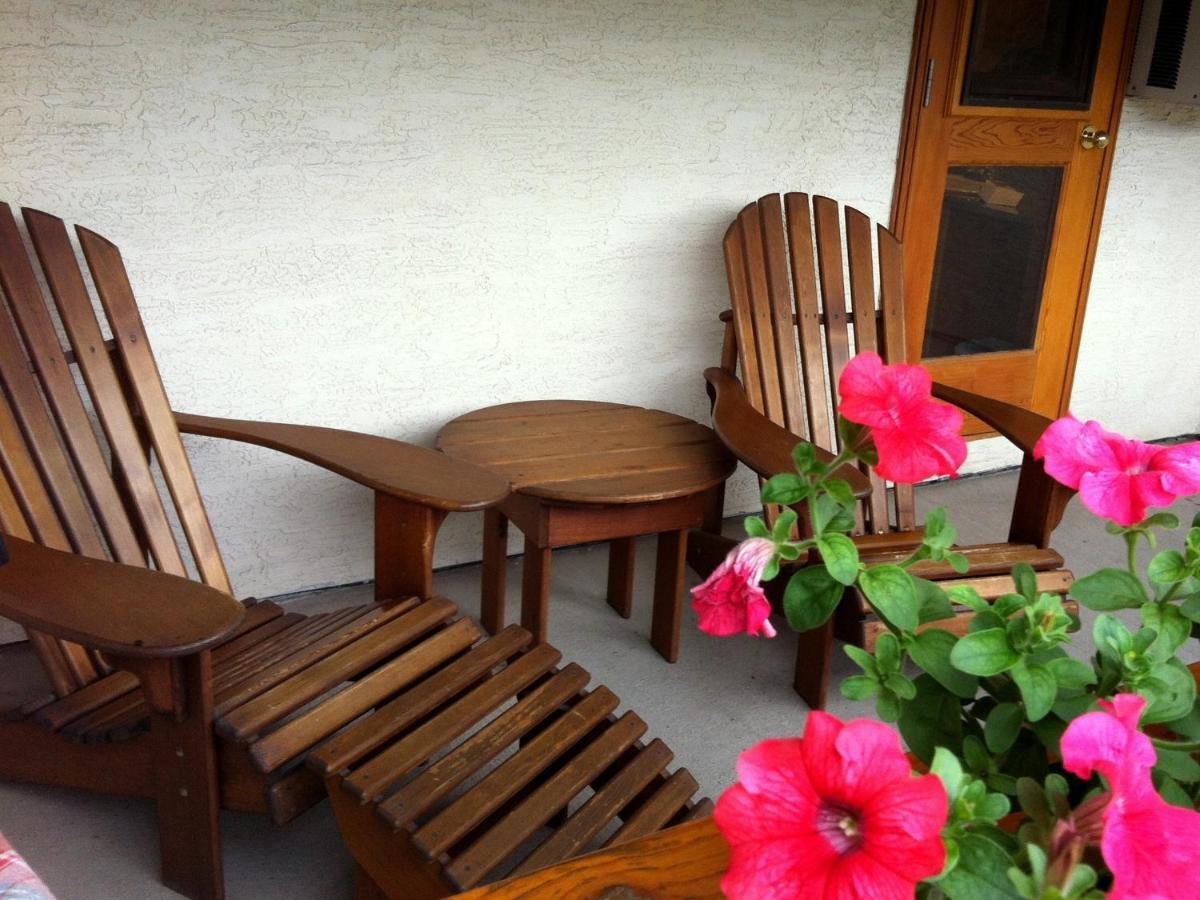 King Room with Balcony - Non Pet Friendly