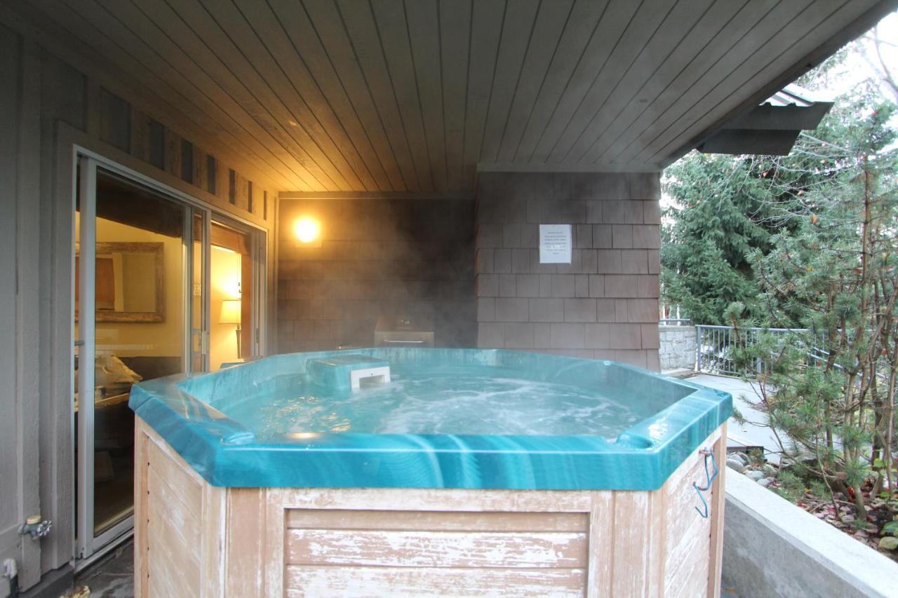 Two-Bedroom Apartment Hot Tub