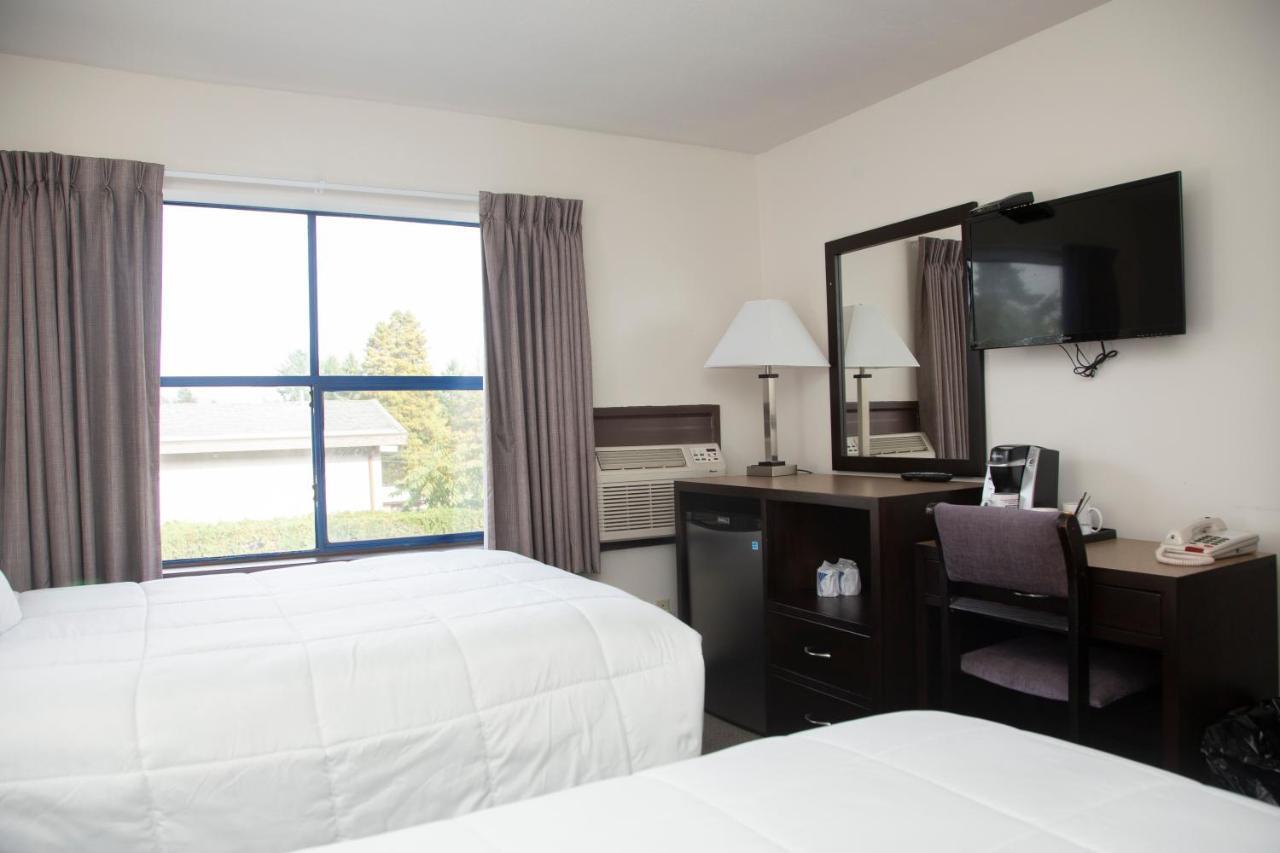 Standard Double Room with Two Double Beds