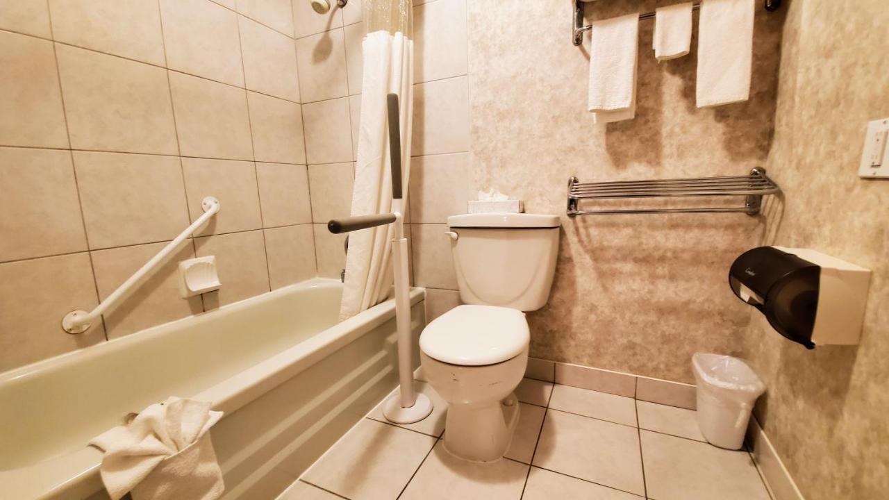 Queen Room with Two Queen Beds - Disability Access/Non-Smoking