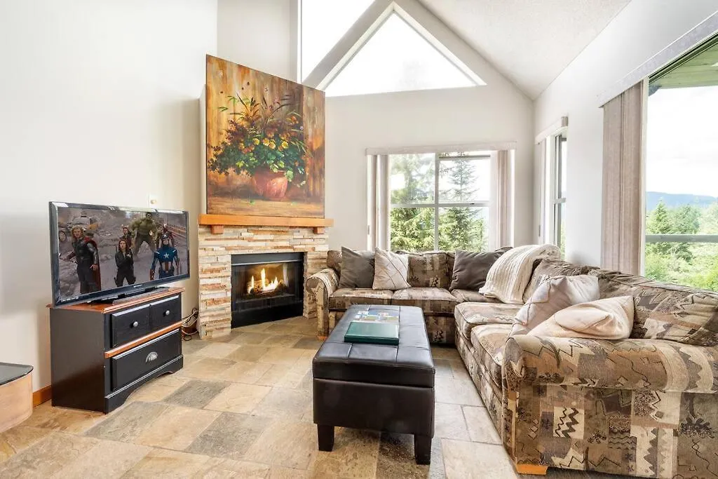 Wildwood Lodge By Cozystay Signature Whistler-1
