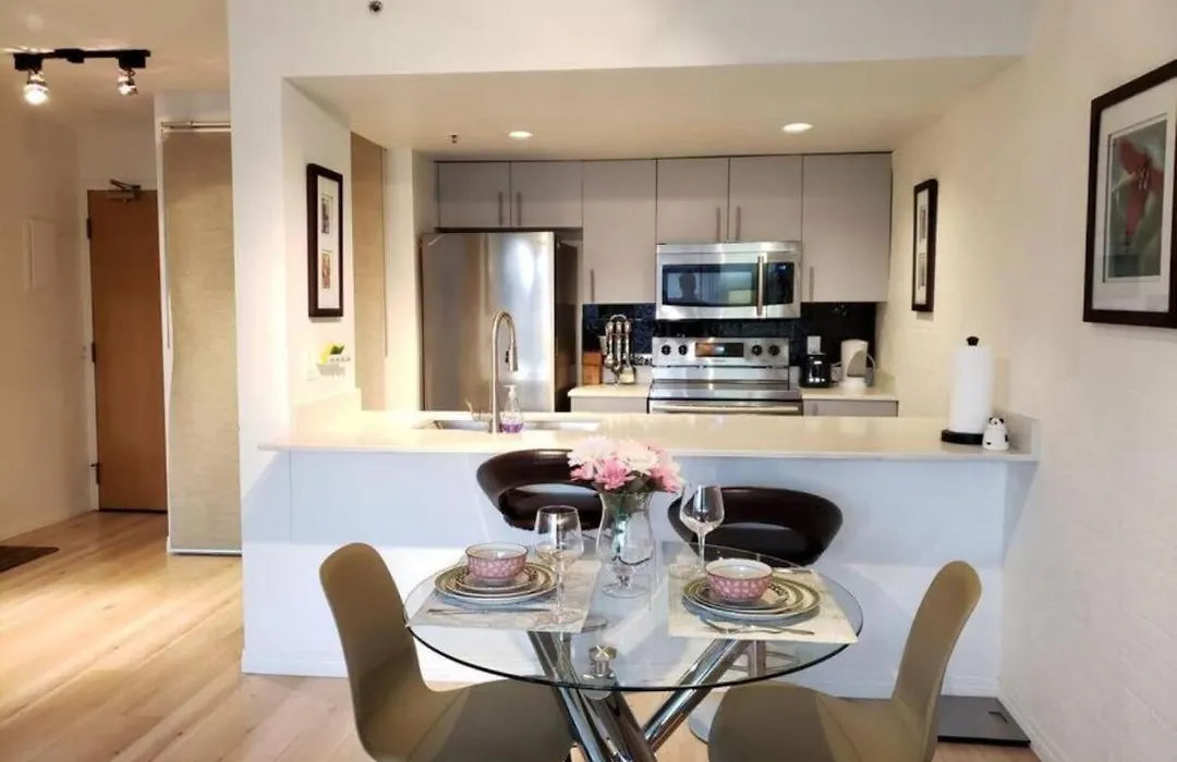 Perfect Upscale Location, Cozy 1 Bdrm Unit-1