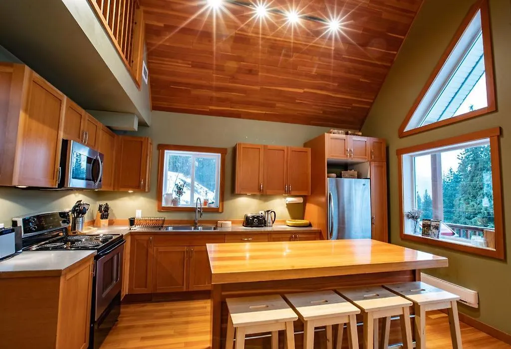 Stoke Cabin By Revelstoke Vacations-1