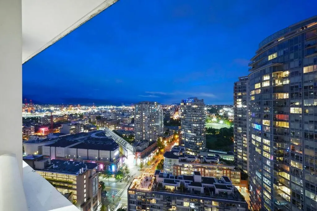 Water View Condo In Downtown Vancouver-1