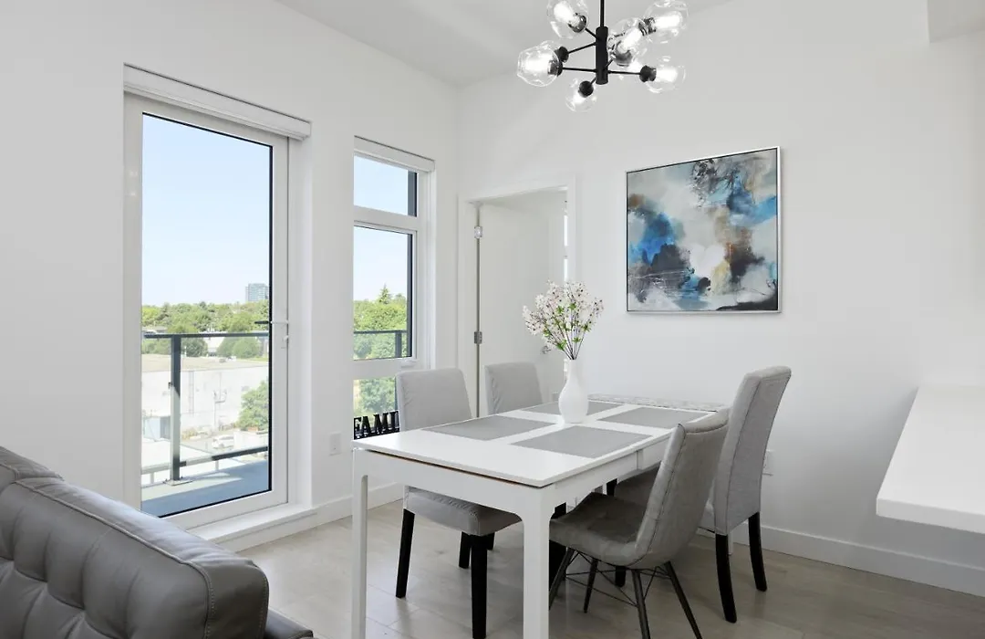 Lovely 2-Bedroom Condo In Vancouver-1