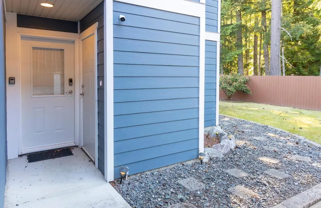 Newly Furnished 2 Bd-1 Wc Centrally Located In Langford Victoria Sleeps 6-1