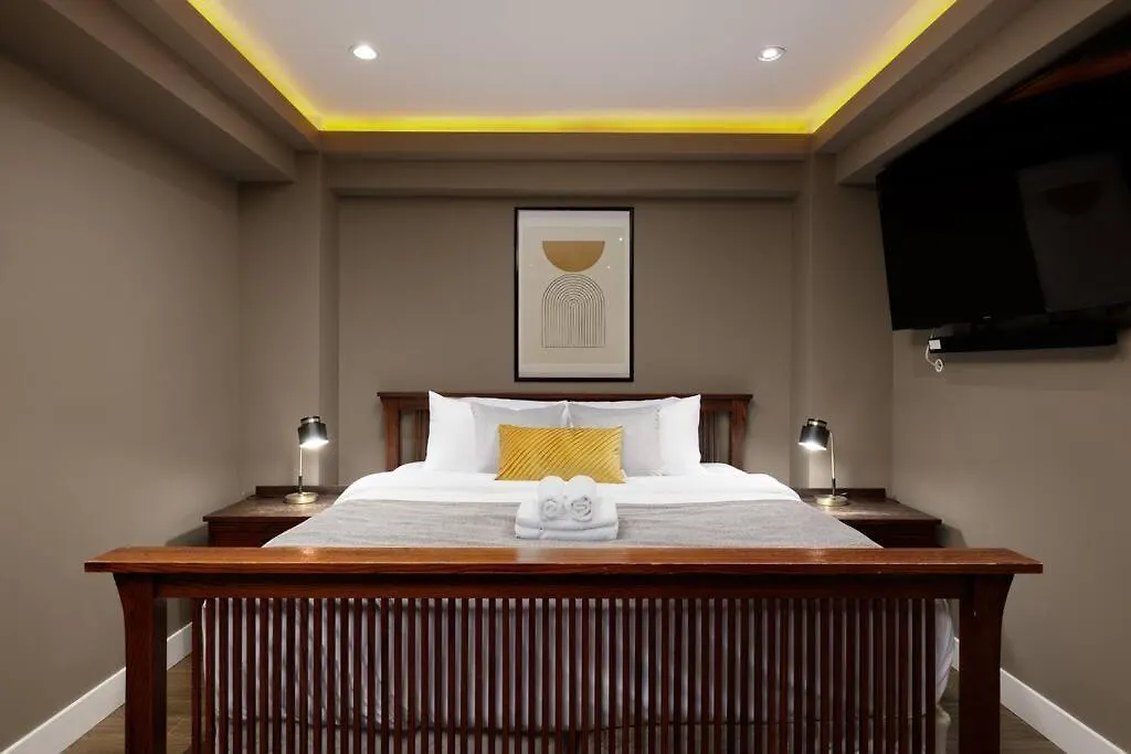 Newly Furnished 2Bdr Suite 6 Guests Perfect For Family-1