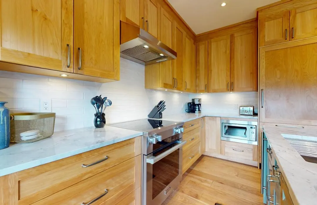 2Br In Blackcomb Greens, Wood Burning Fireplace, Communal Hot Tub, Nature Views-1