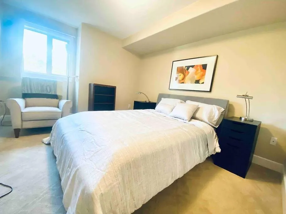 Amazing Location 2 Bedroom Minutes From Downtown-1