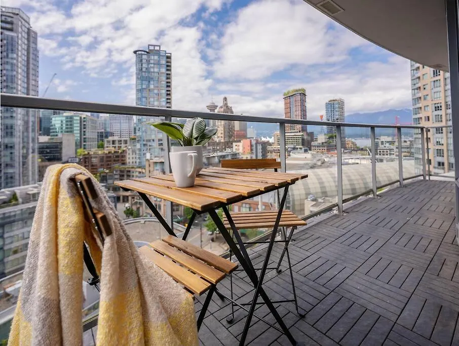 Downtown King Suite-Surround Views-Pool/Gym/Parkng-1