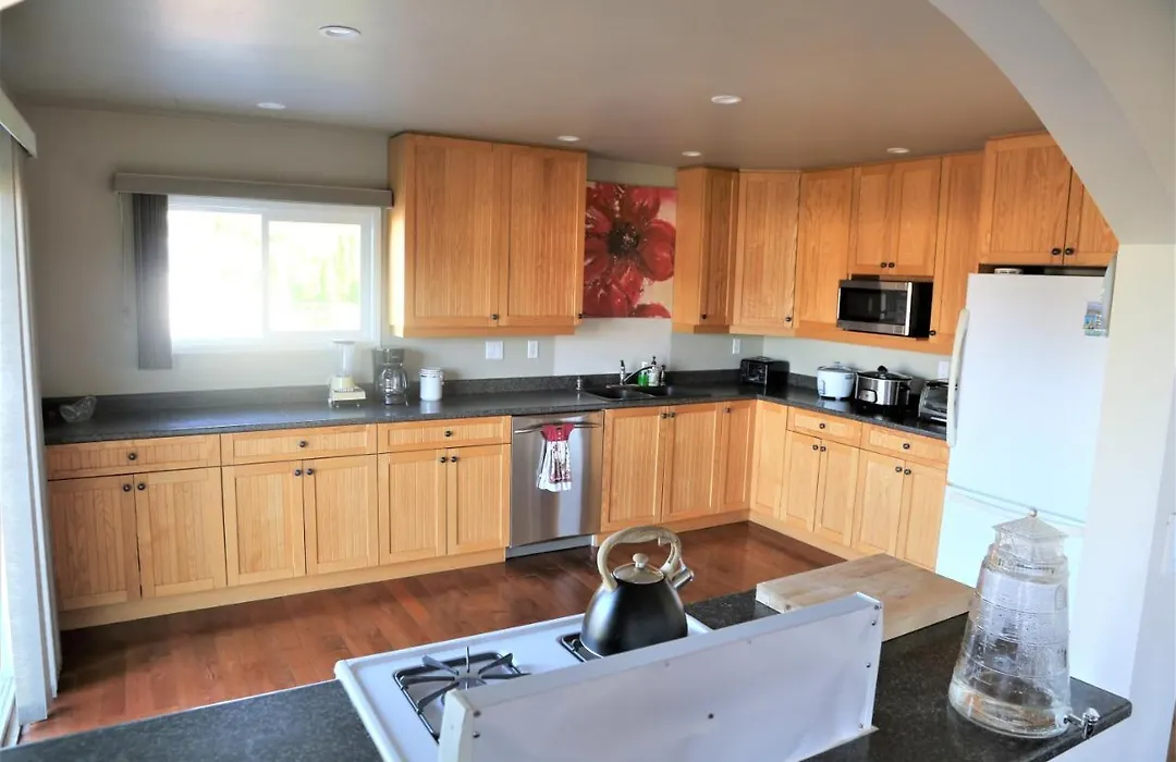 4 Bedroom House Near Lagoon-1