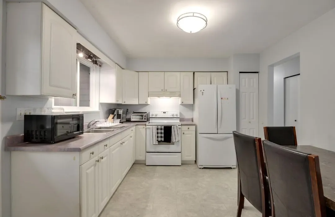 3 Bed House ☆ Guilford/Fleetwood ☆ Bbq ☆ Tv Cable-1