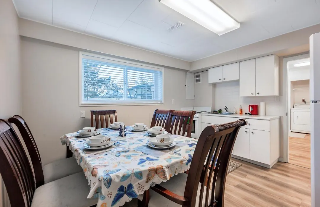 Cozy 2Bd Suite In Vancouver-1