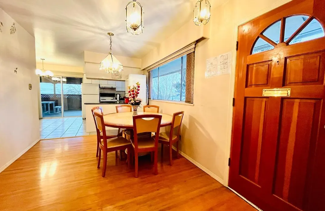 South Vancouver 3 Bedroom House Upper Floor-1