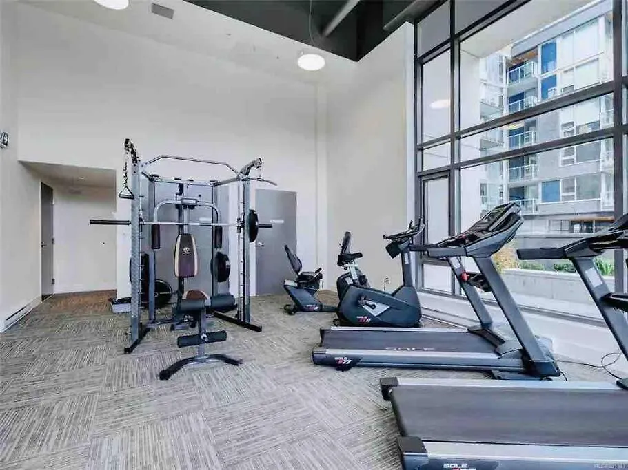 Luxury Downtown 2Bedroom Condo With Ocean Views-1