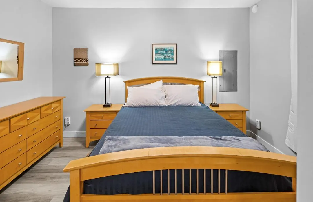 West Coast Suite By Iris Properties-1