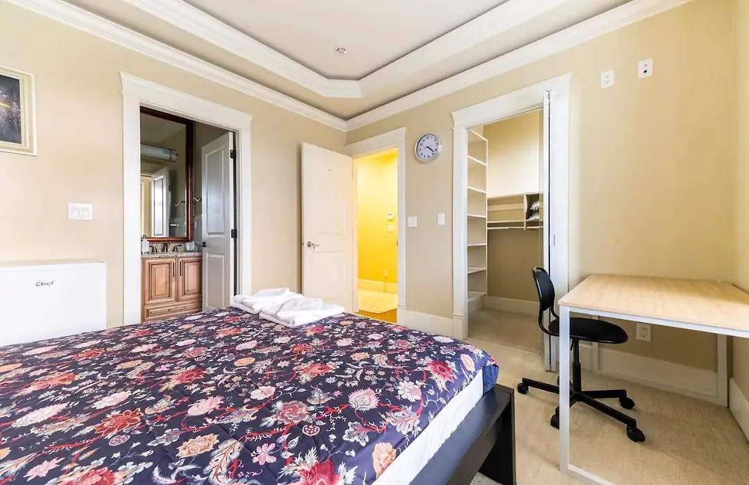 Mike'S Luxury House-1