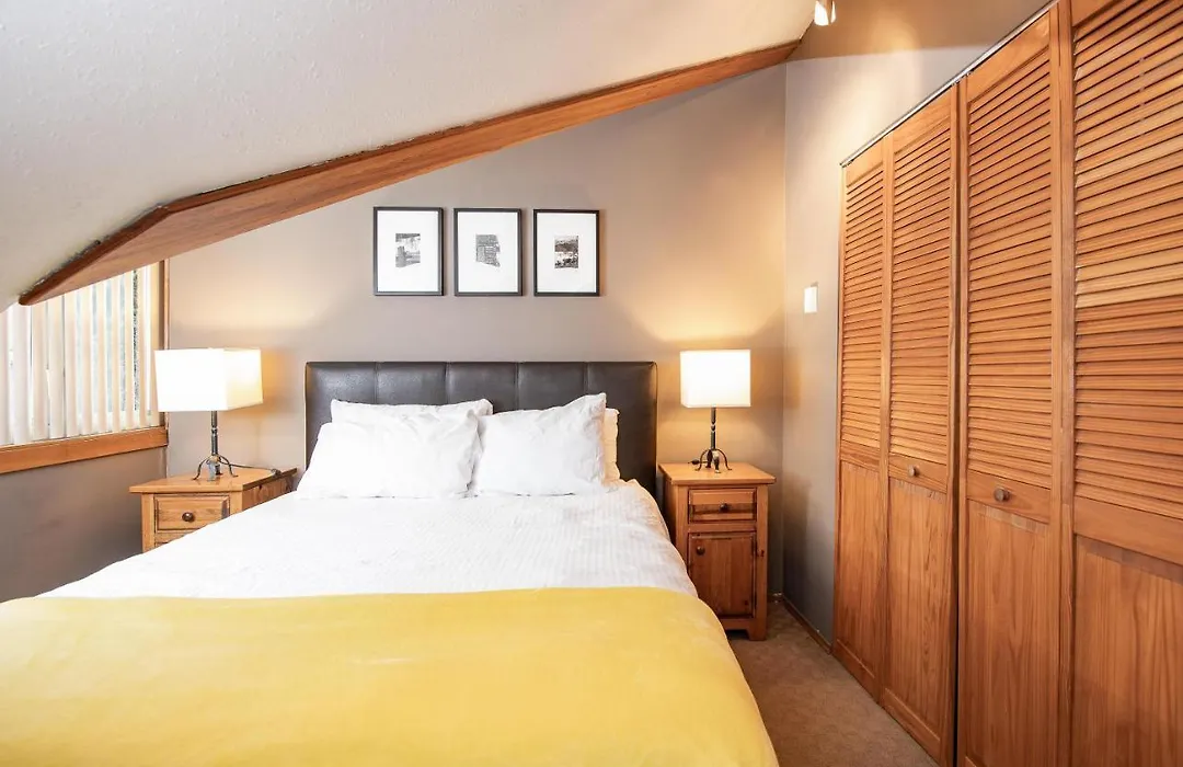 Fitzsimmons C - Private Sauna, Located In The Heart Of Whistler Village-1