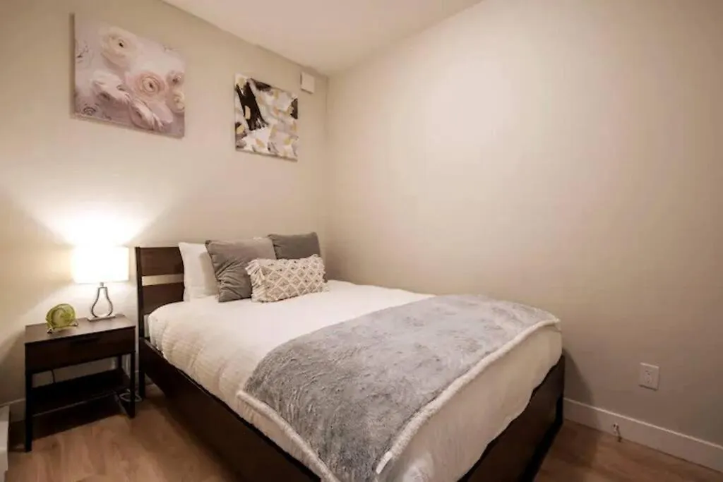 Stylish Modern Apartment In The Heart Of Victoria-1