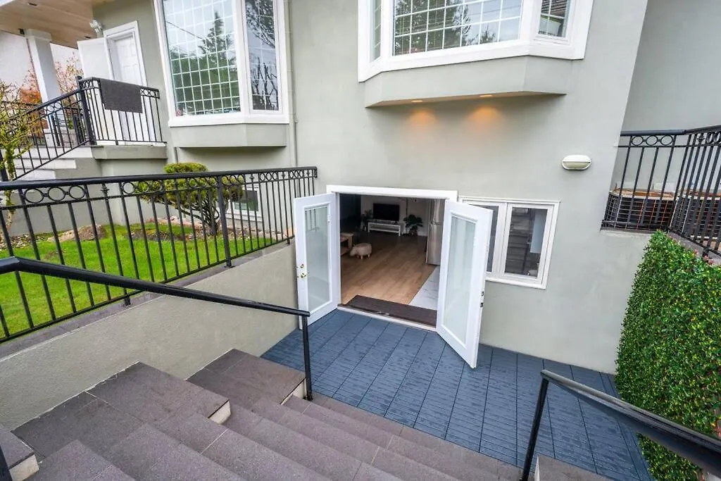 Spacious 4 Bedroom Basement Suite In Vancouver-1