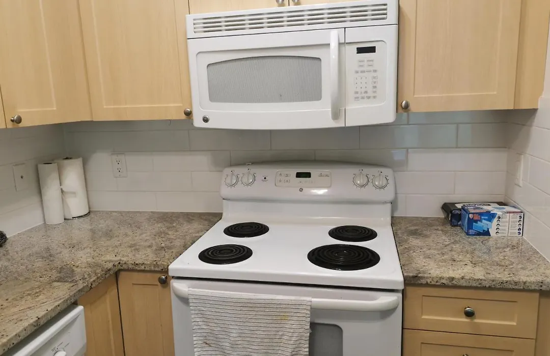 Comfortable 2-Bedroom Apartment On The Famous Ubc Campus-1