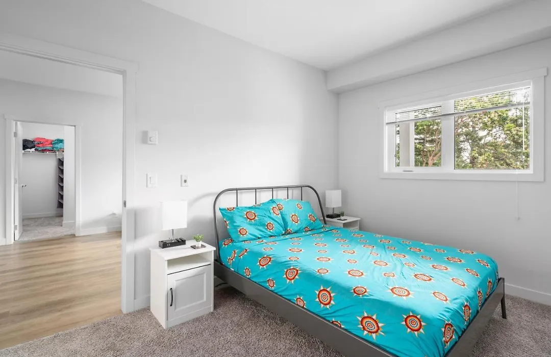 Two Bedroom Lake View Condo-1