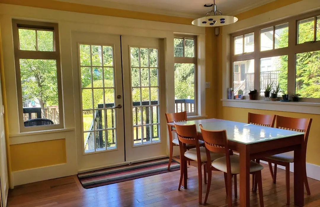 Elegant, Sunny Modern Home With Skylights - Kitsilano, Vancouver-1