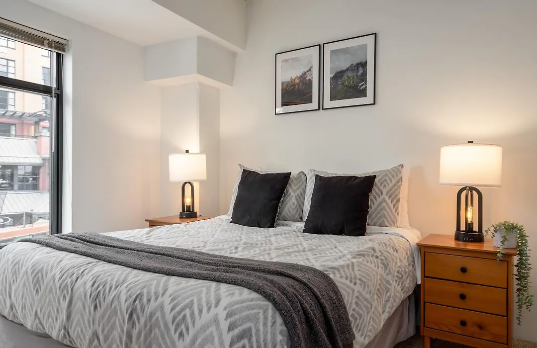 1Br In Carleton Lodge, Unbeatable Mountain Base Location, Ski In, Ski Out, Free Parking-1