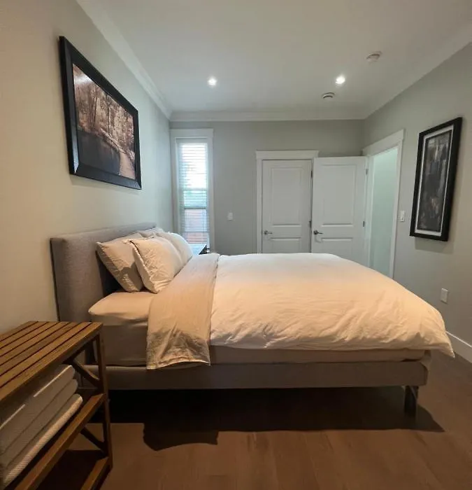 Gorgeous Two Beds Unit Near Burnaby Metrotown-1