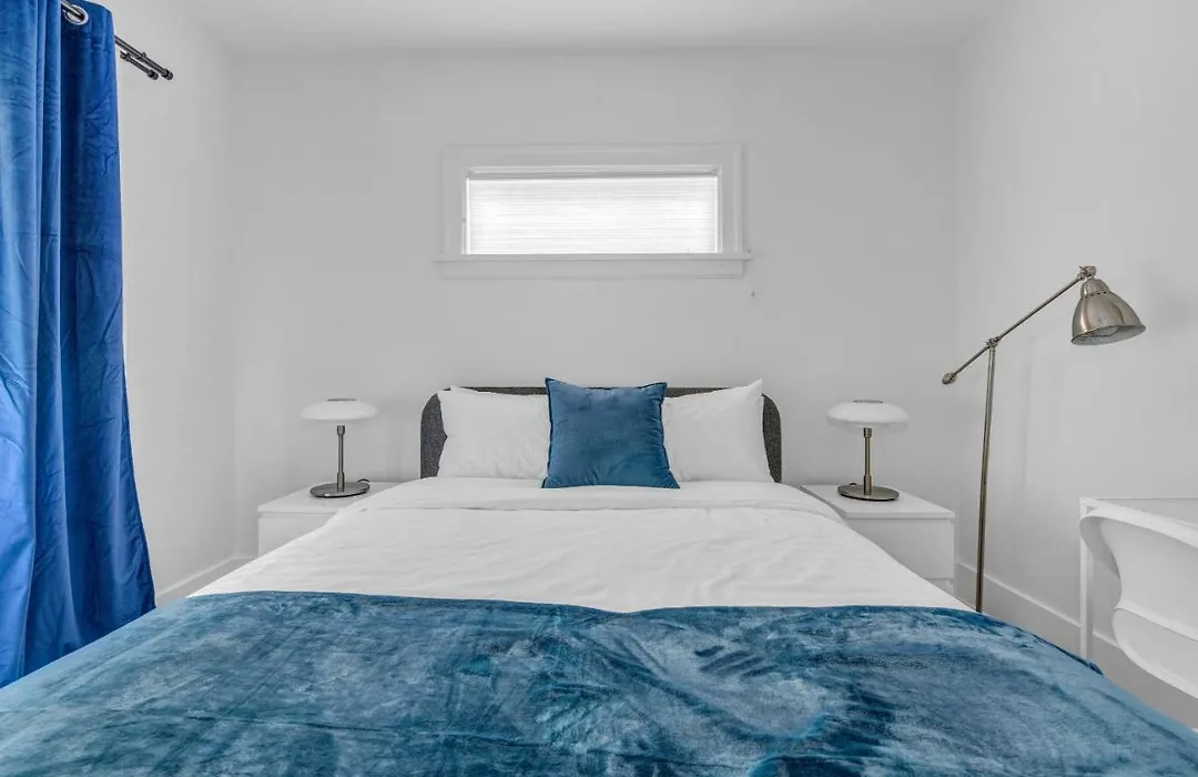 Vancouver Westside Guest House By Host Launch-1