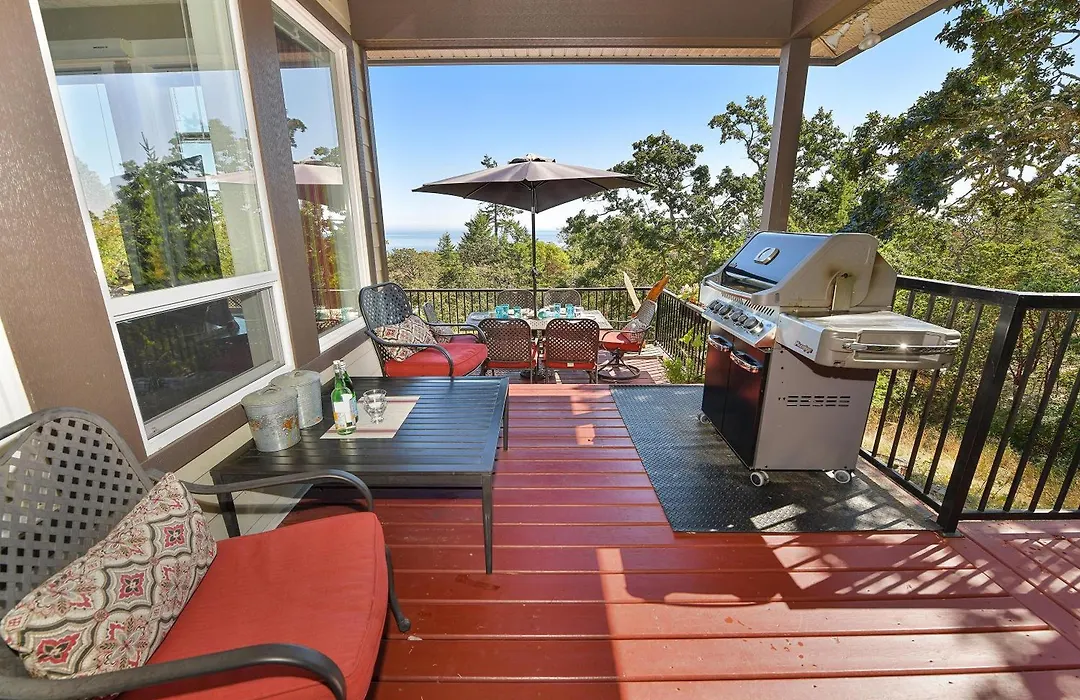 Arbutus Hill-1