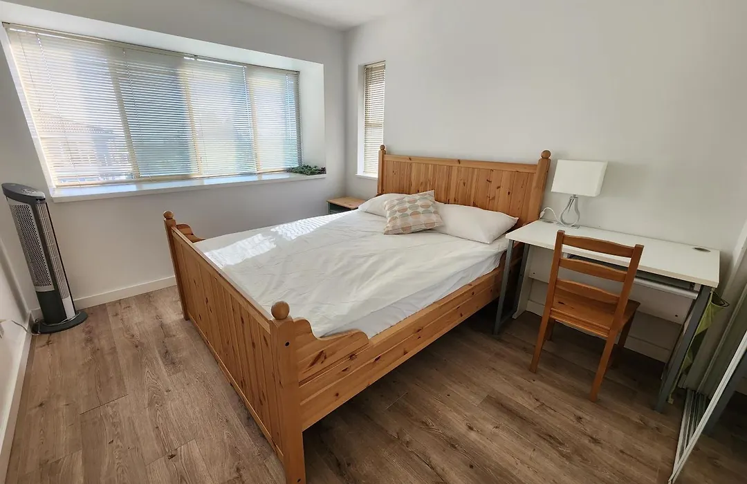 Convenient To Attractions & Close To Airport-1