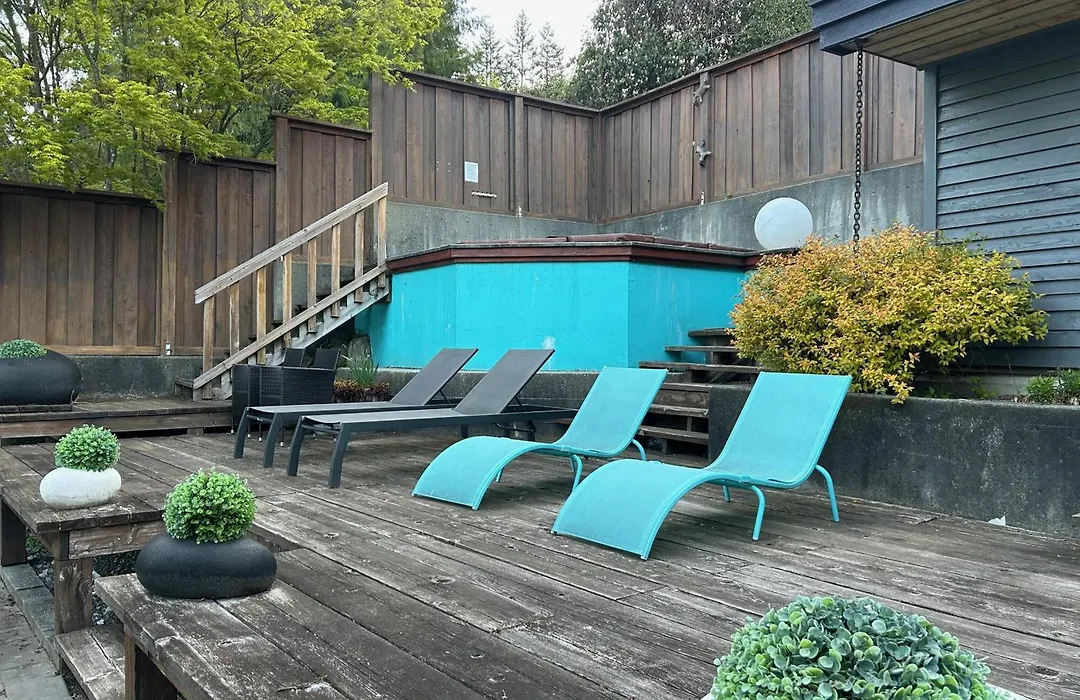 Grouse Cheerful Large Private Bedroom, Bath, Shared Deck, Pool, Hot Tub-1