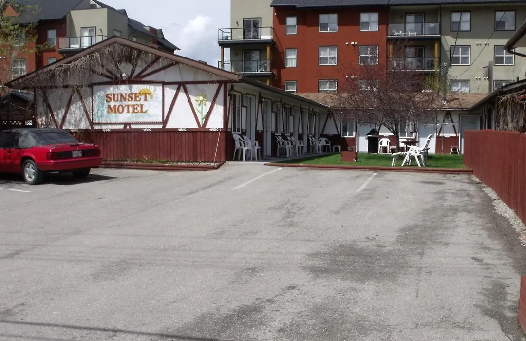 Sunset Motel-1