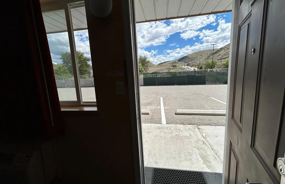 Riverside Motel Cache Creek-1